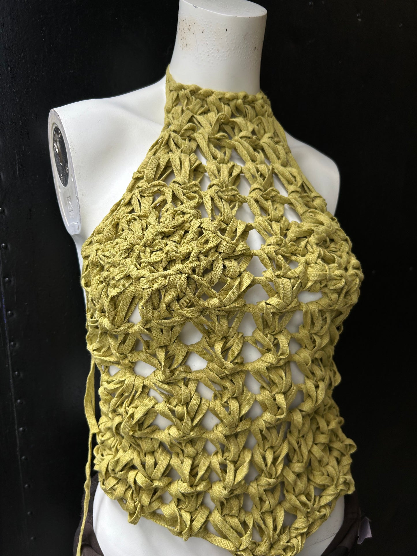 THESS GYRÐIS BACKLESS TOP
