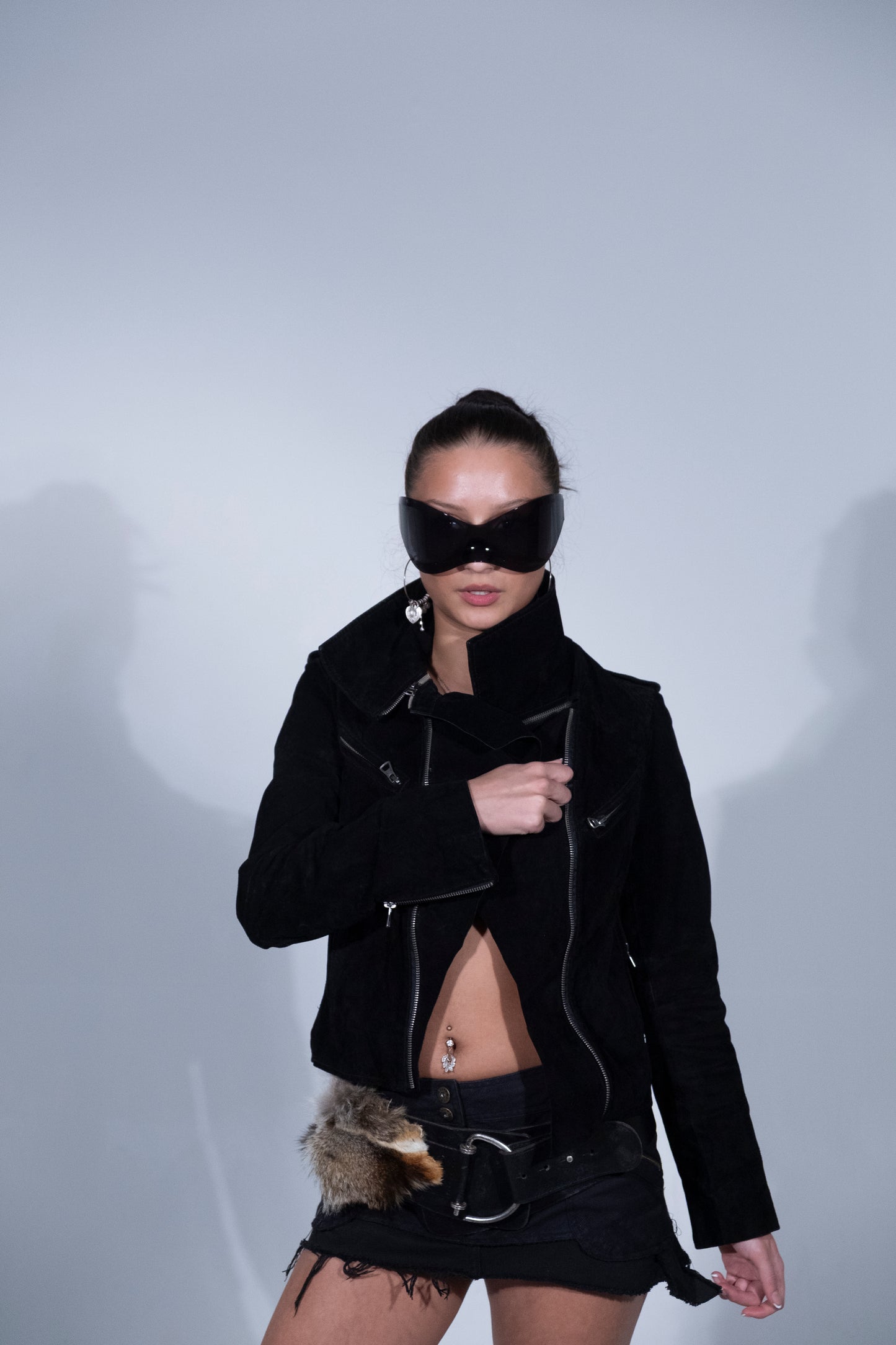 THESS V-CUT LEATHER JACKET