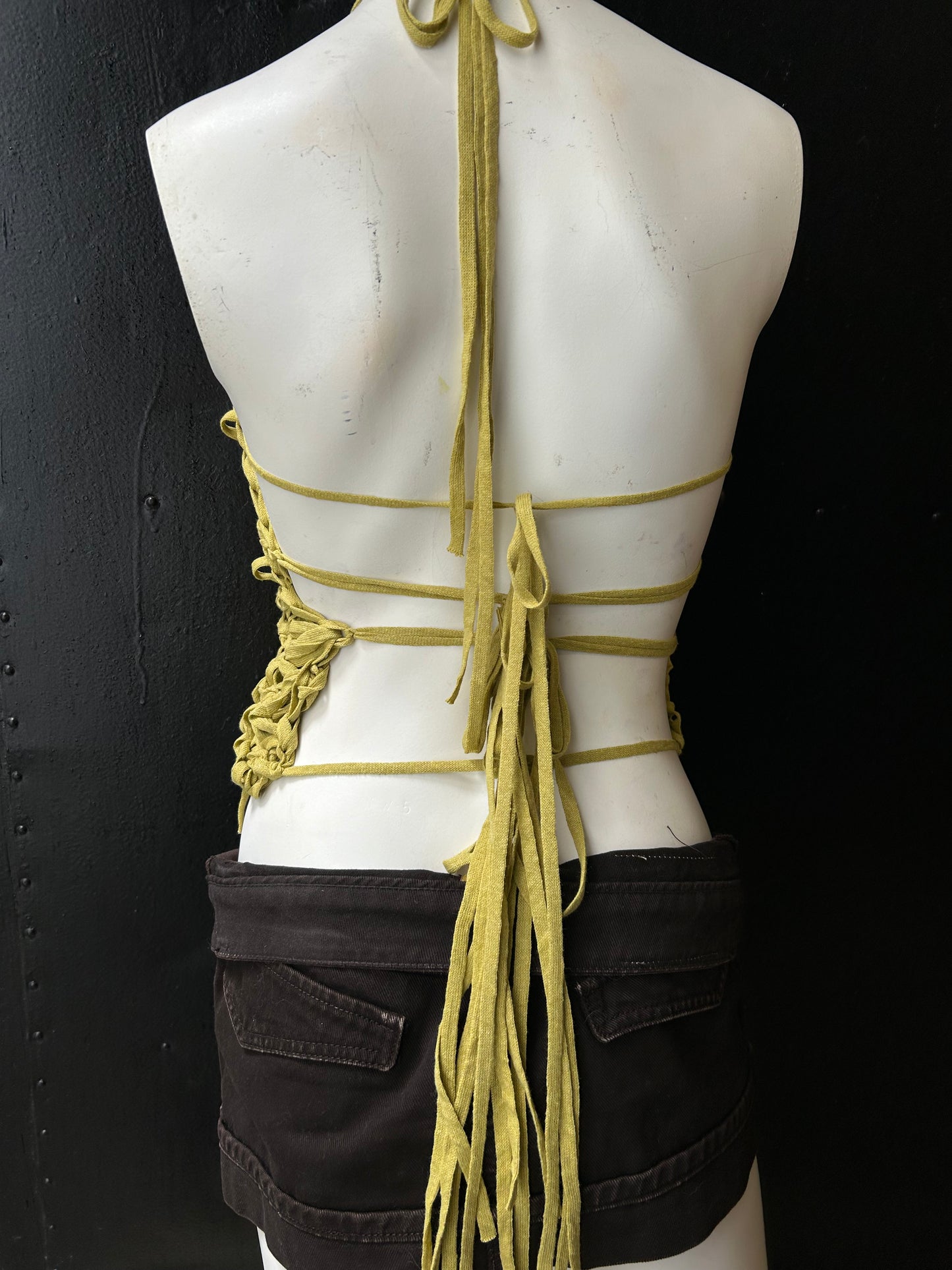 THESS GYRÐIS BACKLESS TOP