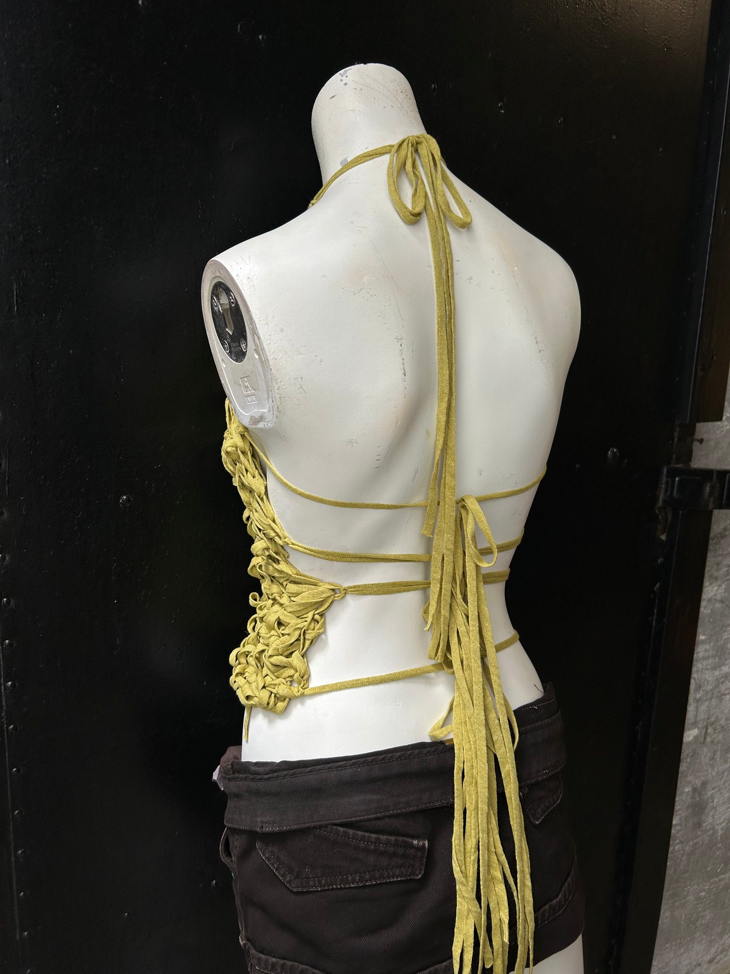 THESS GYRÐIS BACKLESS TOP