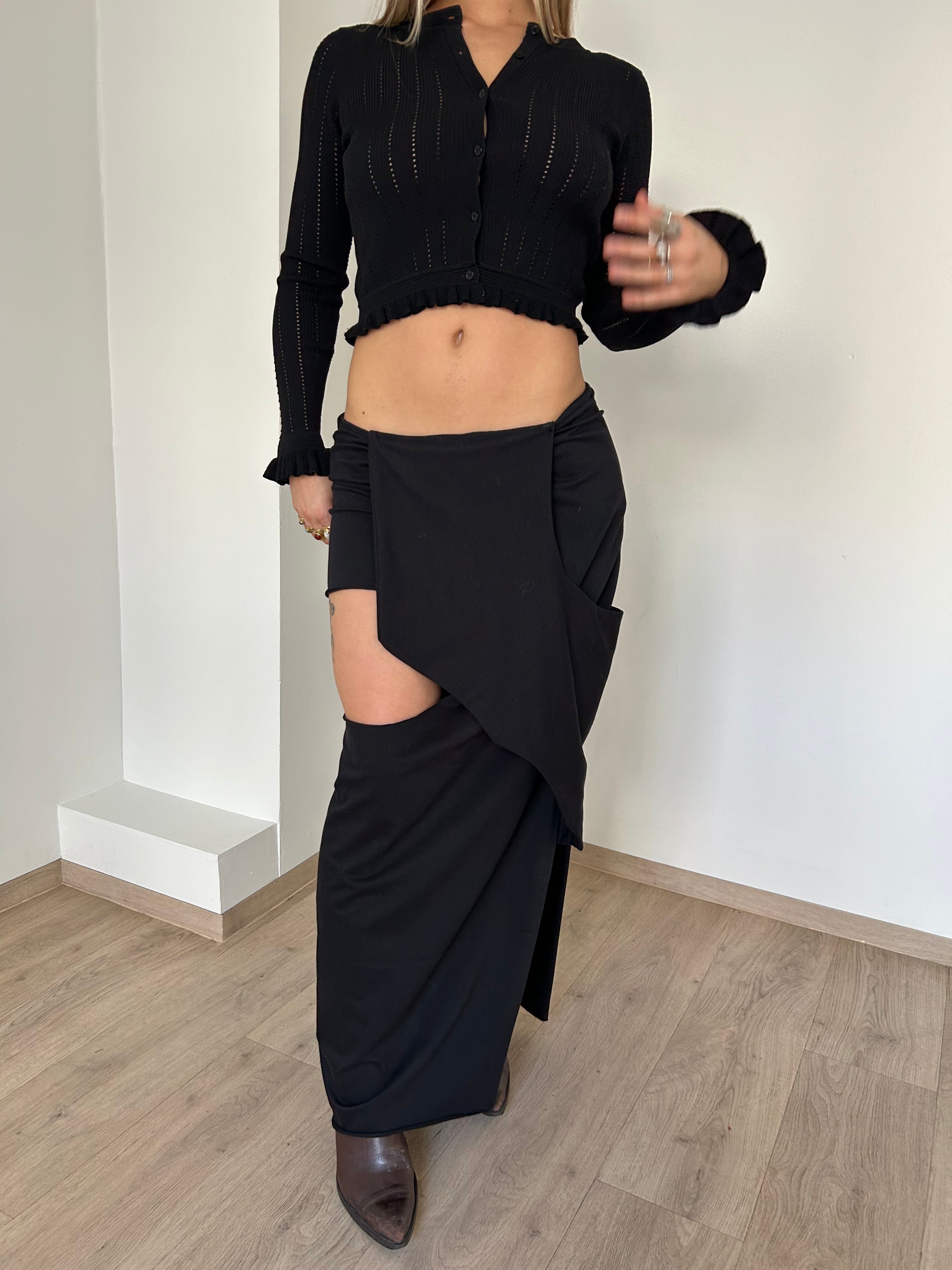 THESS MAXI SKIRT IN BLACK