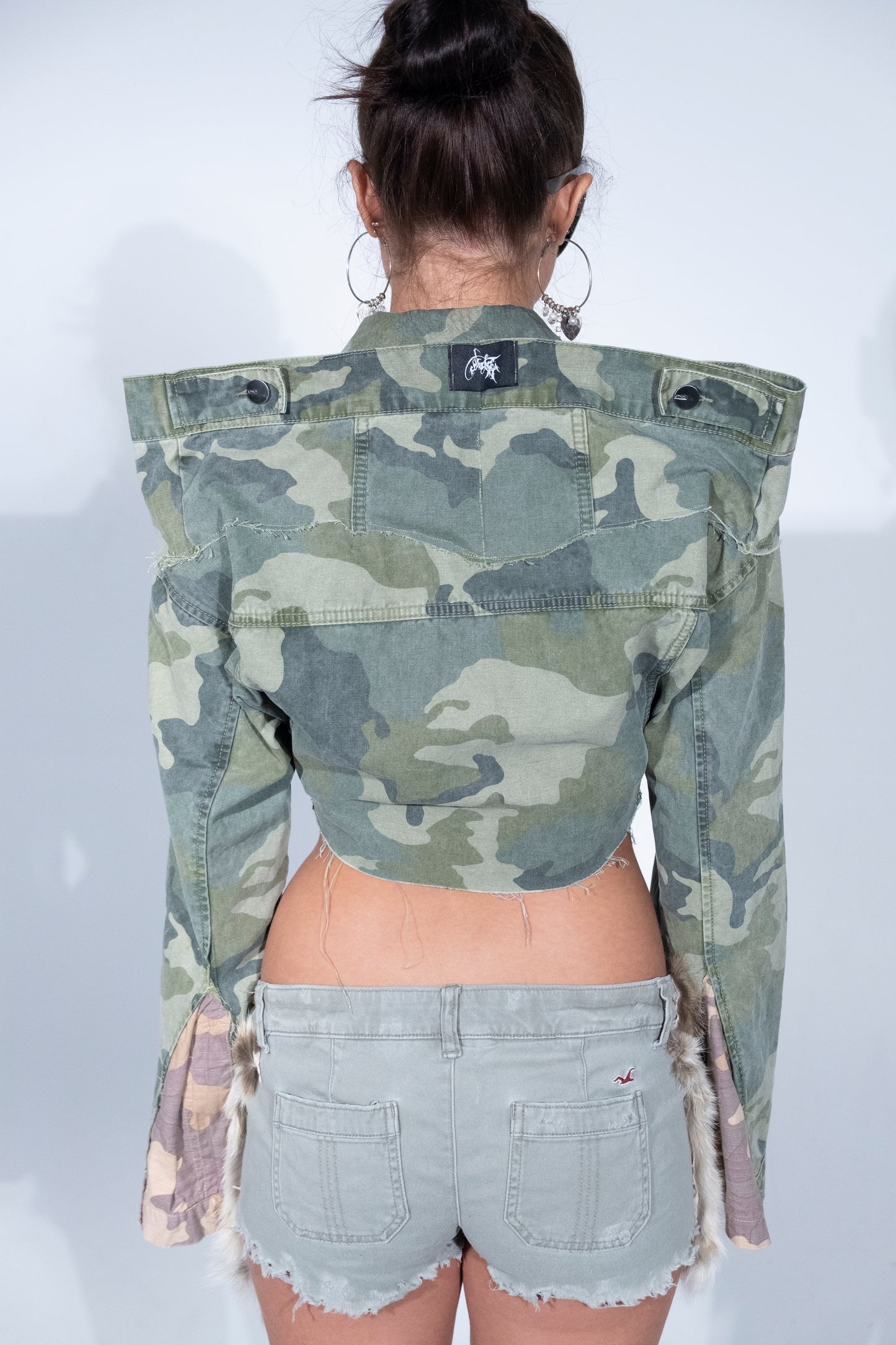 THESS CAMO CROPPED JACKET