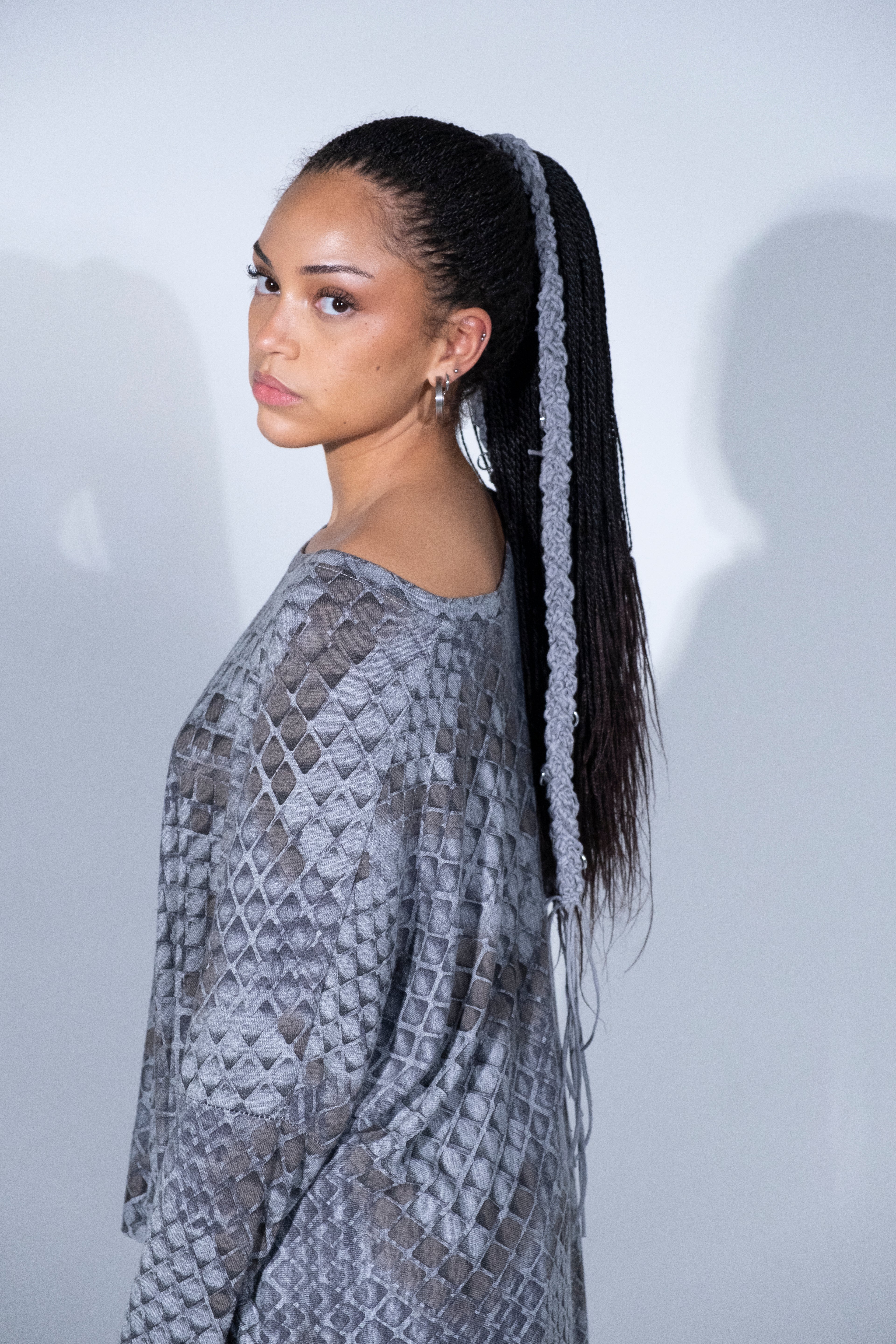 THESS BRAID IN GREY