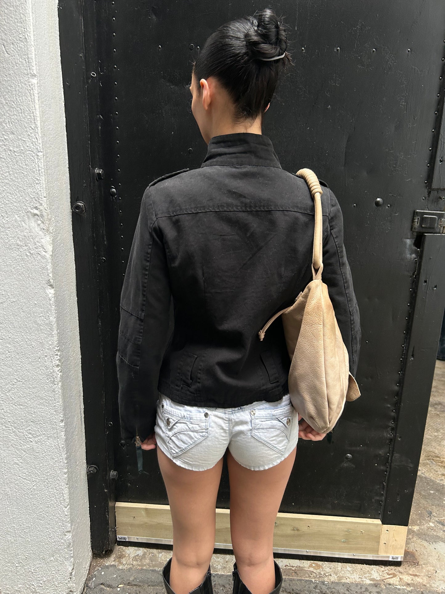 BLACK JACKET