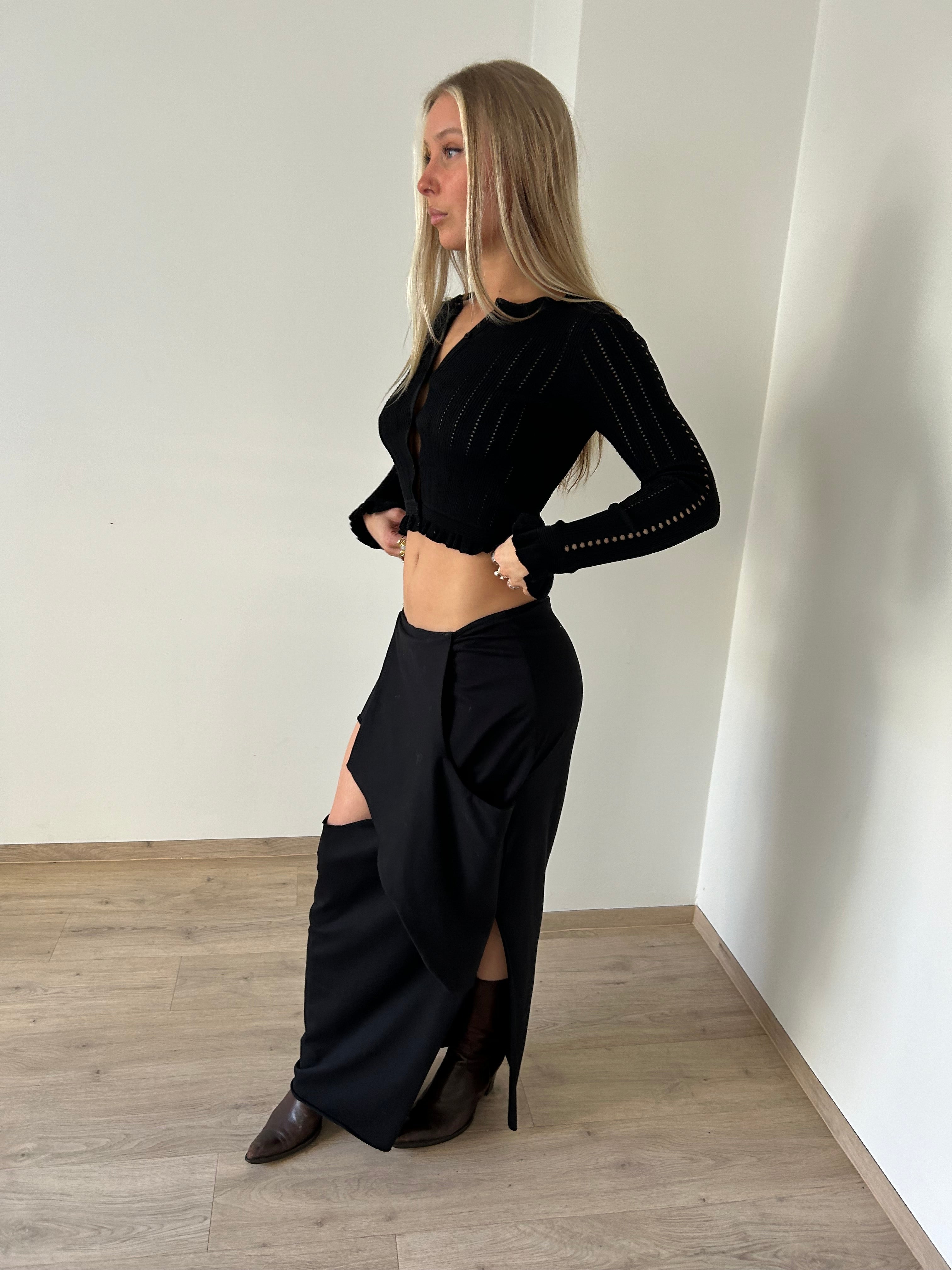 THESS MAXI SKIRT IN BLACK