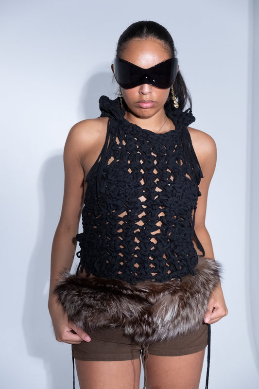 THESS HOODED BACKLESS TOP