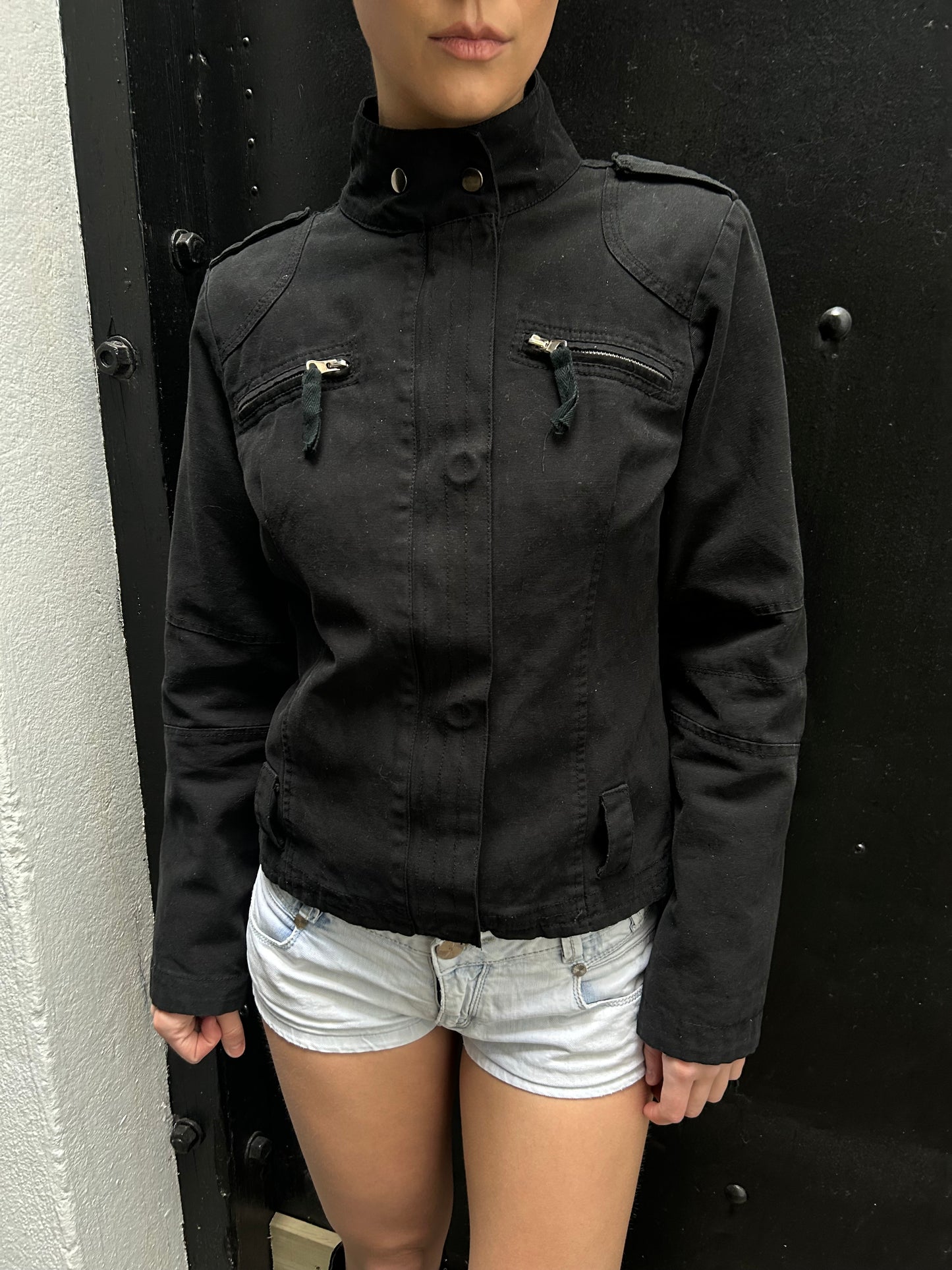 BLACK JACKET