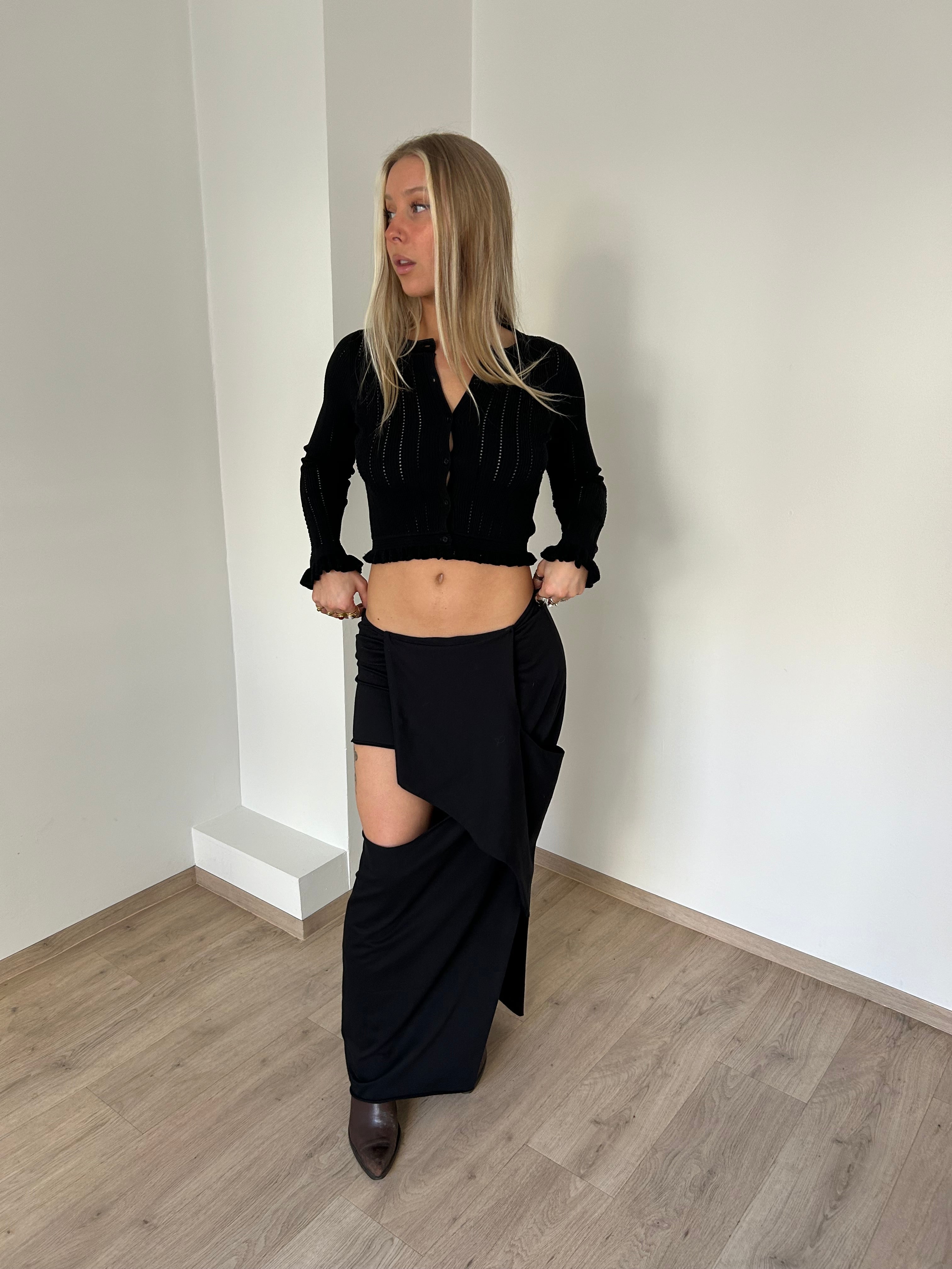 THESS MAXI SKIRT IN BLACK