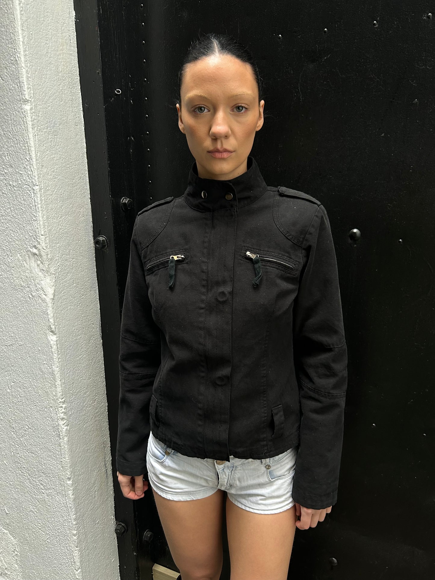 BLACK JACKET