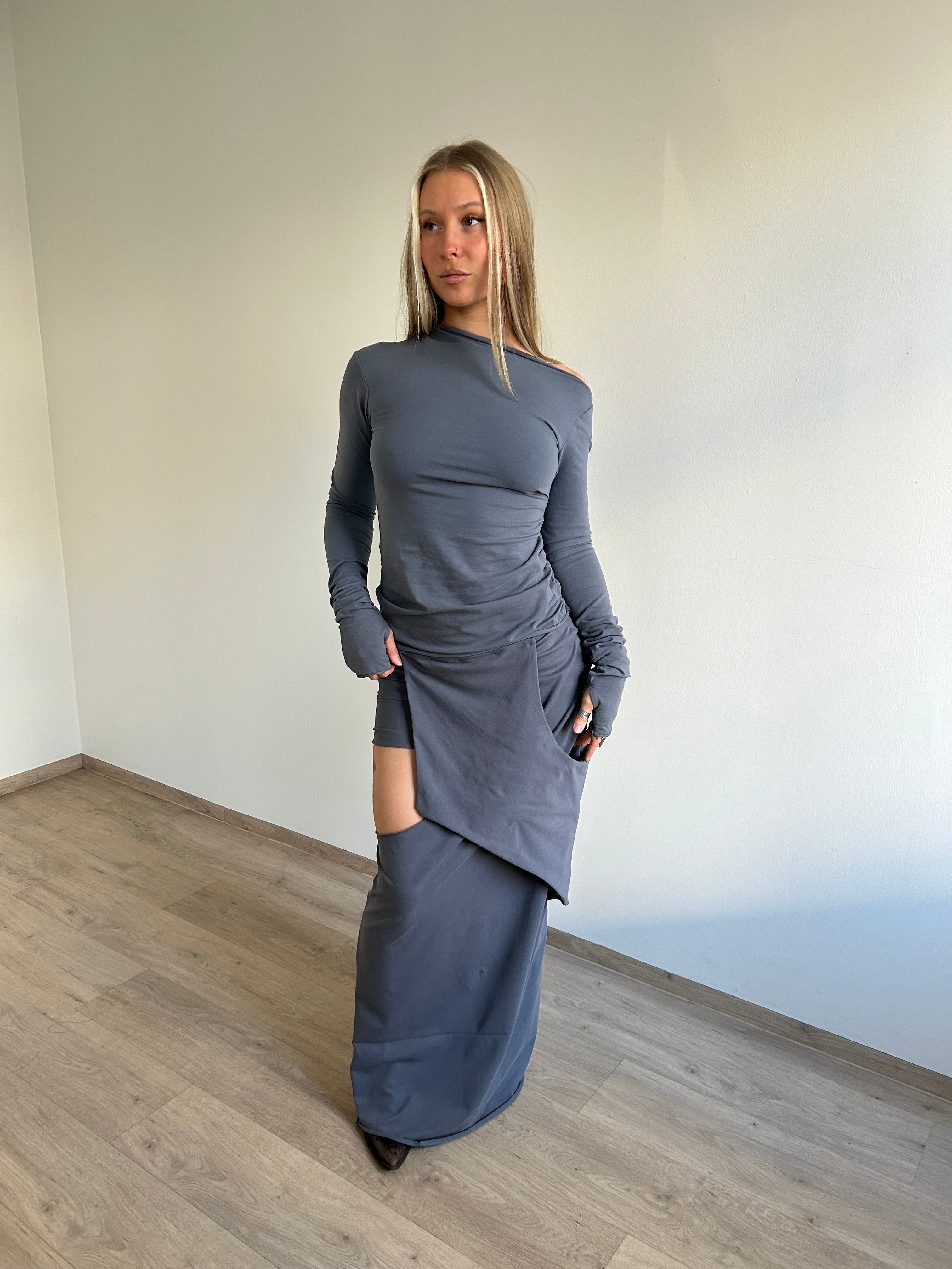 THESS MAXI SKIRT IN GREY