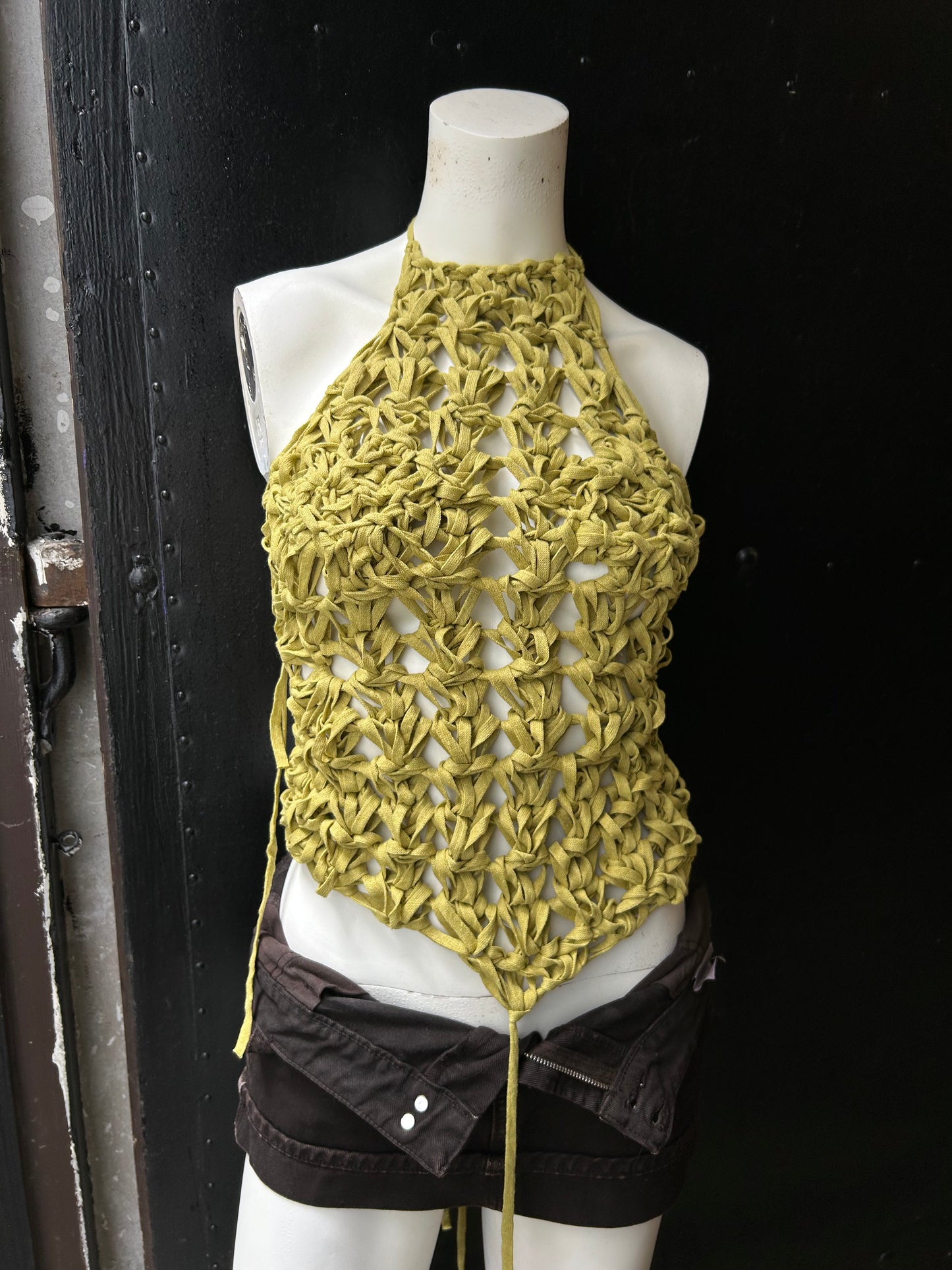 THESS GYRÐIS BACKLESS TOP